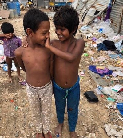 Children in slums that Samridhdhdi Trust has Bridge Schools for